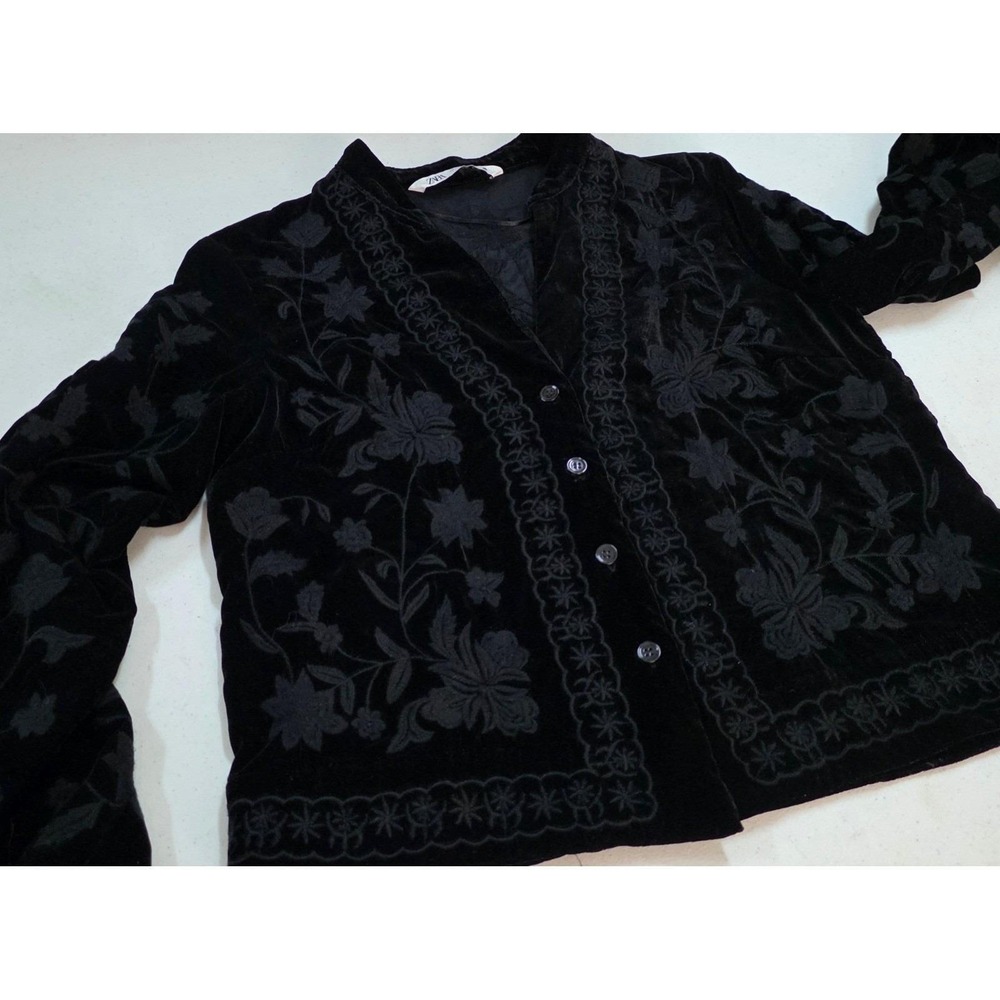 Zara Black Velvet Floral Embroidered Button Up Cropped Jacket Womens Size S - Picture 7 of 8